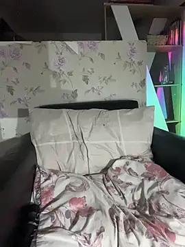 Ninabrunette18 online show from March 22, 9:48 am