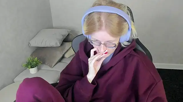 ElizabethHarpper online show from November 14, 2:00 am