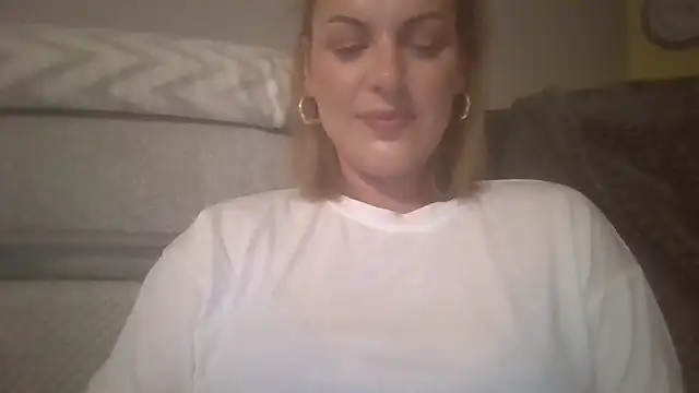 Snapshot of Gigi-Honey chatting on September 19, 8:52 pm Gigi-Honey online show from September 19, 8:52 pm