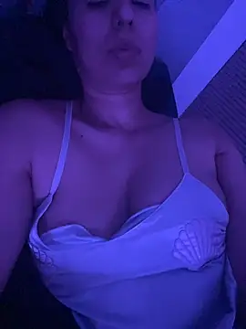 Snapshot of BIGFEETWOMAN99 chatting on October 10, 3:00 am BIGFEETWOMAN99 online show from October 10, 3:00 am