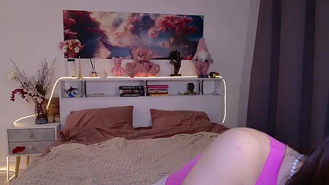 Nellie Medina online show from March 26, 8:43 pm