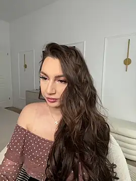 claraxjoyy online show from April 2, 5:05 am