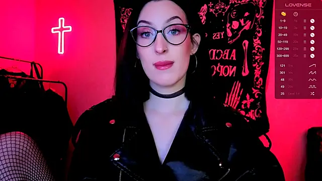 Snapshot of Miss_Alice__ chatting on October 5, 12:48 am Miss Alice   online show from October 5, 12:48 am