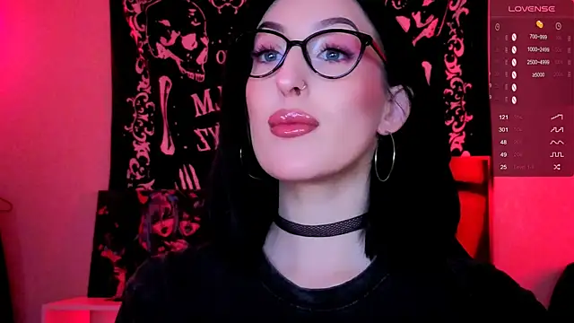 Snapshot of Miss_Alice__ chatting on October 19, 12:56 am Miss Alice   online show from October 19, 12:56 am