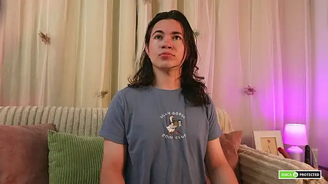 cute erelis  online show from February 9, 3:42 am