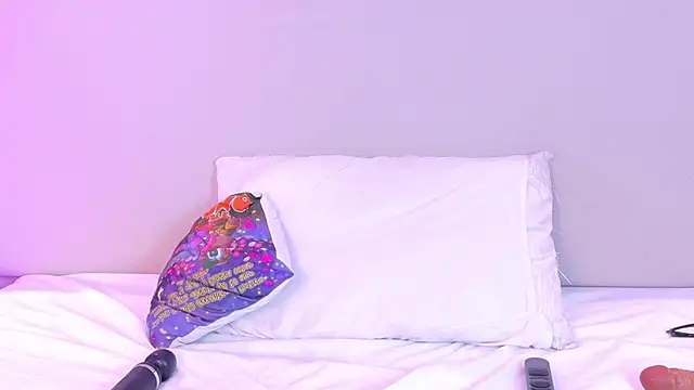 NaomiKlarc online show from April 12, 12:52 pm