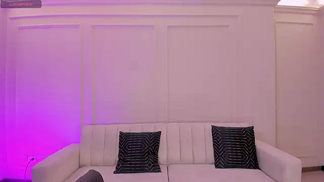 NiaSalvatore online show from March 7, 3:13 am