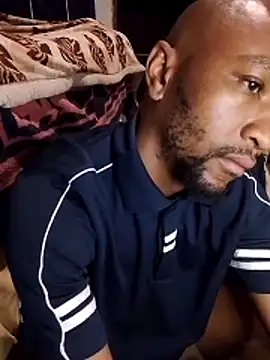 KMbesxxx online show from December 18, 8:24 pm