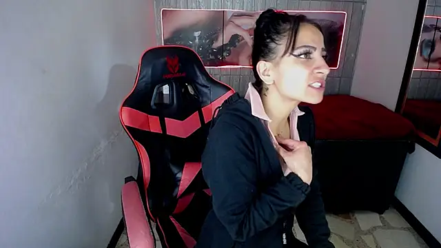 Anniee x online show from December 20, 1:04 pm