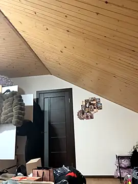 mewKate online show from December 15, 3:28 pm