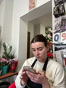 mewKate online show from March 17, 2:54 pm