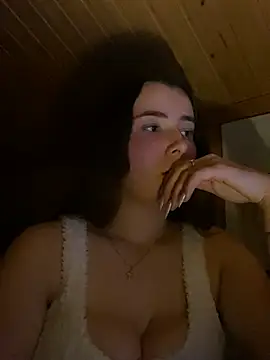 mewKate online show from March 31, 6:41 pm