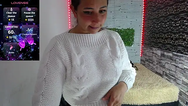 Snapshot of maryrose_03 chatting on October 21, 5:50 pm maryrose 03 online show from October 21, 5:50 pm