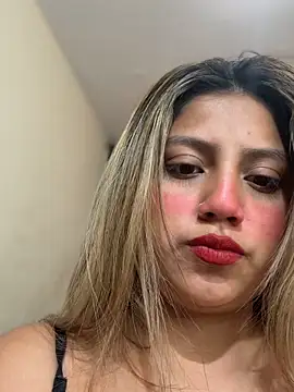 AdriiluXe online show from June 4, 2:39 am