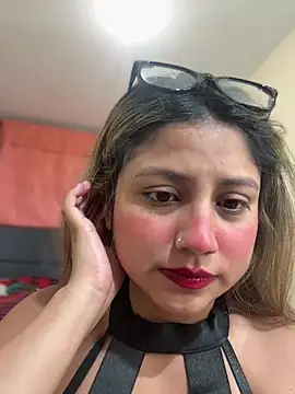 AdriiluXe online show from June 11, 3:03 am