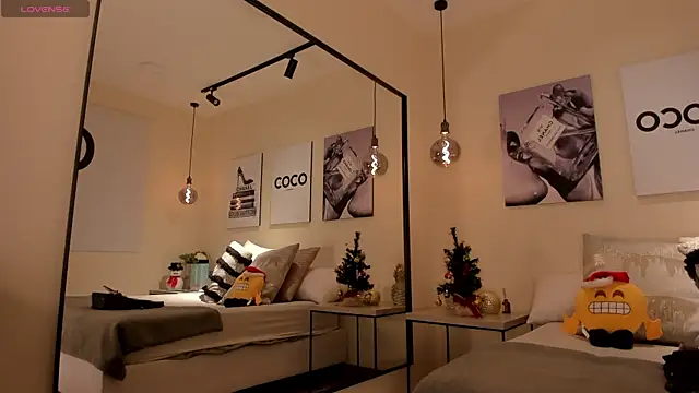 Blue Angell online show from December 16, 12:05 am