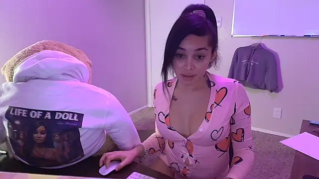 TaeeReazons online show from October 14, 7:22 am