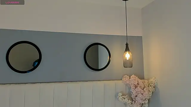 chelsea bolton  online show from March 7, 12:45 pm