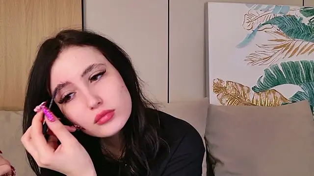 EmmaLawrens online show from March 1, 10:59 am