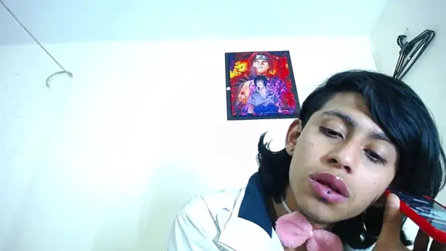 Naicollsxxx online show from October 31, 9:24 am