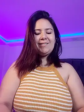 Snapshot of zoes_milee chatting on October 6, 11:38 am zoes milee online show from October 6, 11:38 am