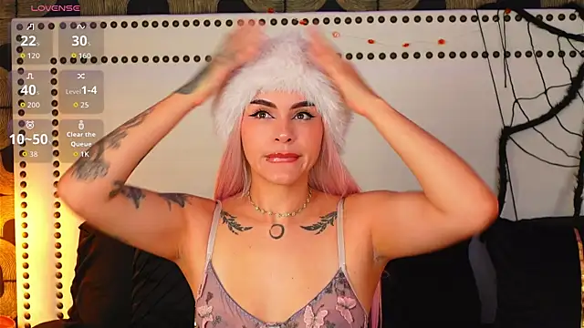 AliceSaylor online show from October 20, 8:45 pm