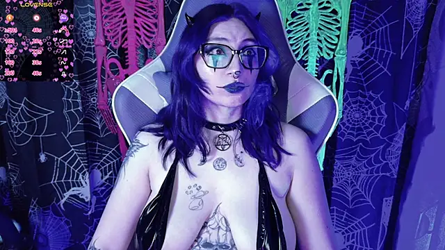 Kimlennox  online show from March 9, 1:25 pm