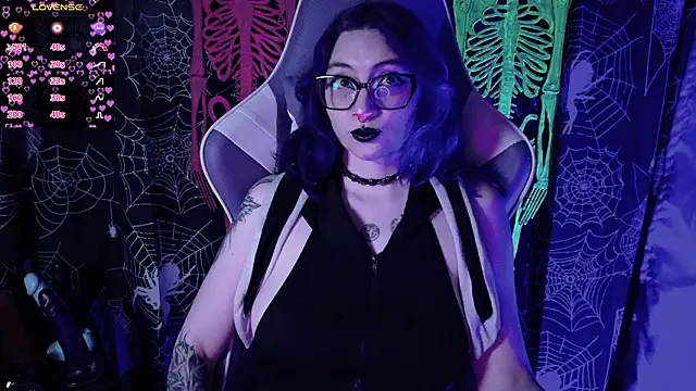 Kimlennox  online show from March 10, 1:48 pm