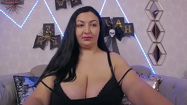 BustyEva  online show from October 25, 3:58 am