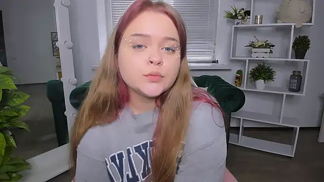 Snapshot of Erica__Alta chatting on October 12, 5:43 am Erica Alta online show from October 12, 5:43 am