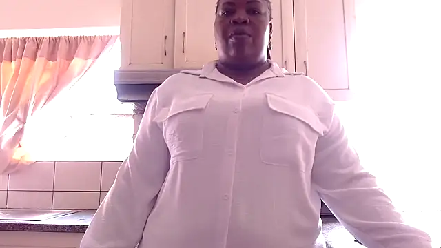 omalicha98 online show from November 12, 5:49 am