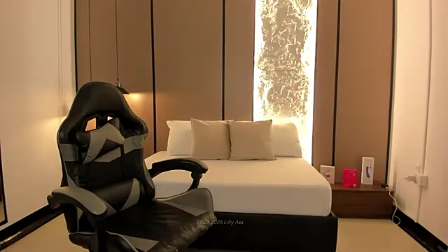 lilly ass  online show from March 28, 1:32 pm