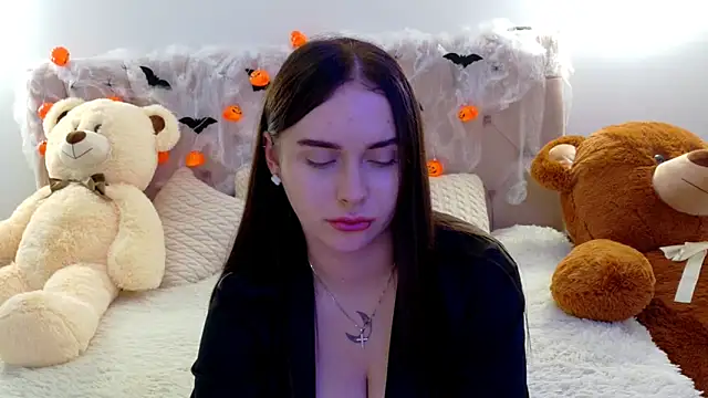 Lilliana Moon online show from November 6, 12:00 pm