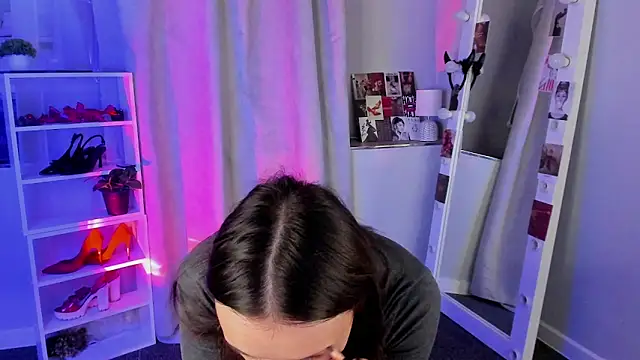 Sahara Shields online show from September 24, 10:25 am