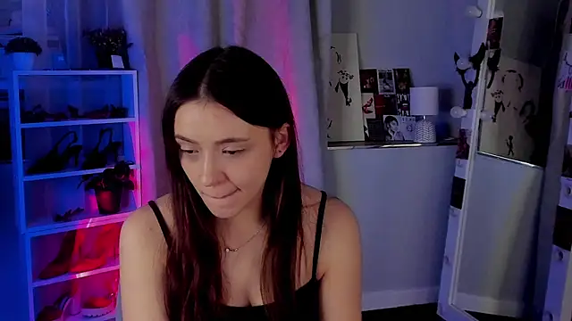 Sahara Shields online show from November 5, 10:42 am