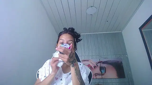 Miss sparkle00 online show from November 8, 5:34 am