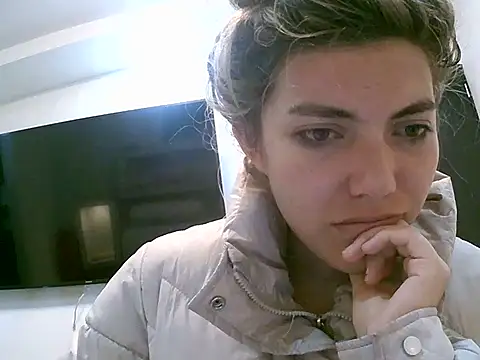 VittoriaTaylor online show from April 17, 4:53 pm