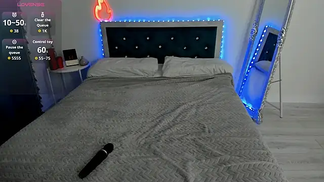 novaaskyy online show from December 4, 3:35 pm