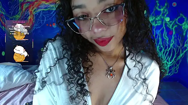 lucie petite online show from November 9, 6:59 pm