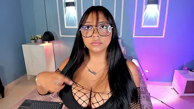 isabella zc online show from May 18, 12:11 pm