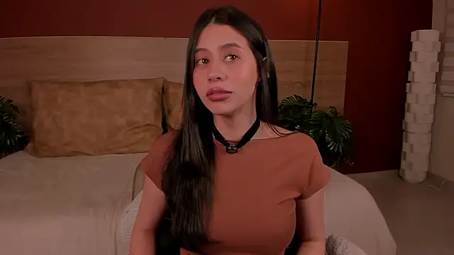 hannah brady online show from November 21, 12:01 am