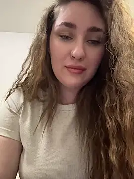 KiraBarlows online show from June 4, 6:51 am