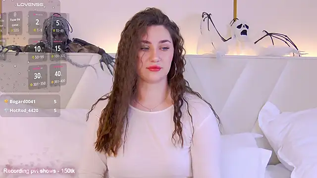 KiraBarlows online show from October 29, 9:06 pm