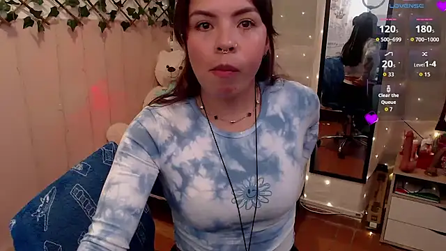 Snapshot of cute_bunny95 chatting on October 10, 1:16 pm cute bunny95 online show from October 10, 1:16 pm