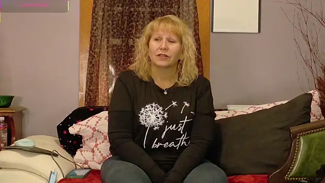 Badgirlpr2 online show from February 1, 5:39 am