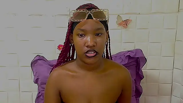 EroticSexyPrada online show from March 17, 5:28 pm