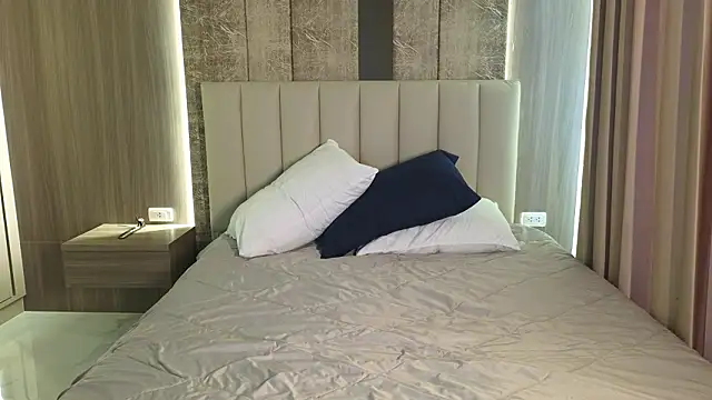 SusannJohnson online show from February 24, 5:39 am