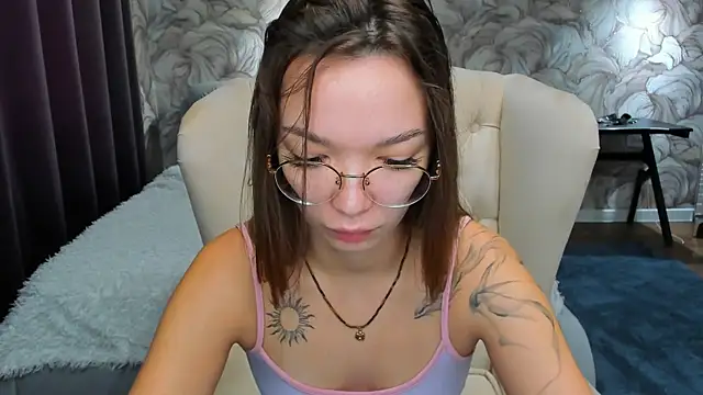 SusannJohnson online show from April 17, 12:13 am