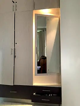 madell online show from December 2, 3:30 am