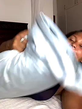 madell online show from December 18, 2:27 am